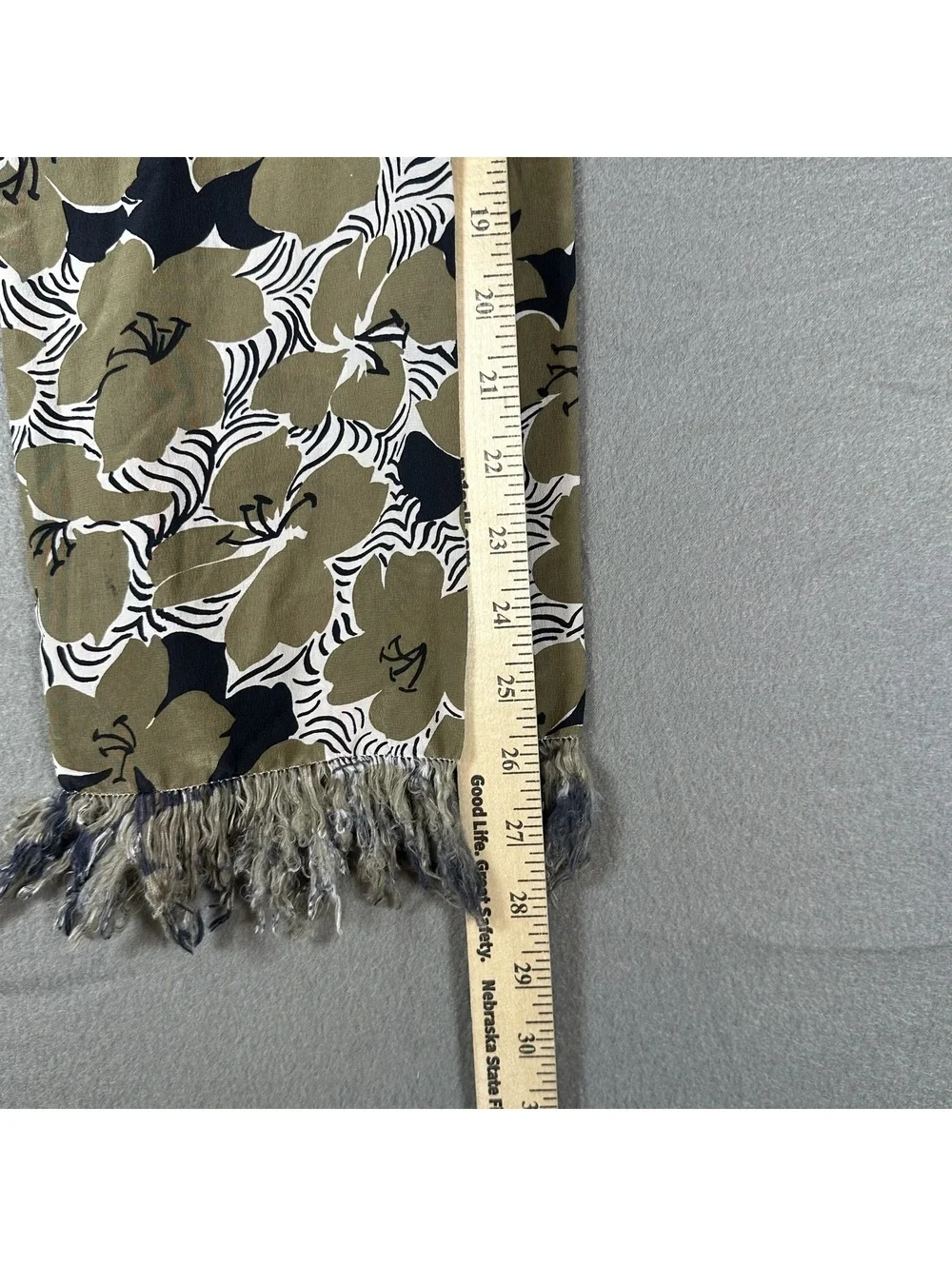 Vintage Floral Patterned Lightweight Scarf with Fringe Ends